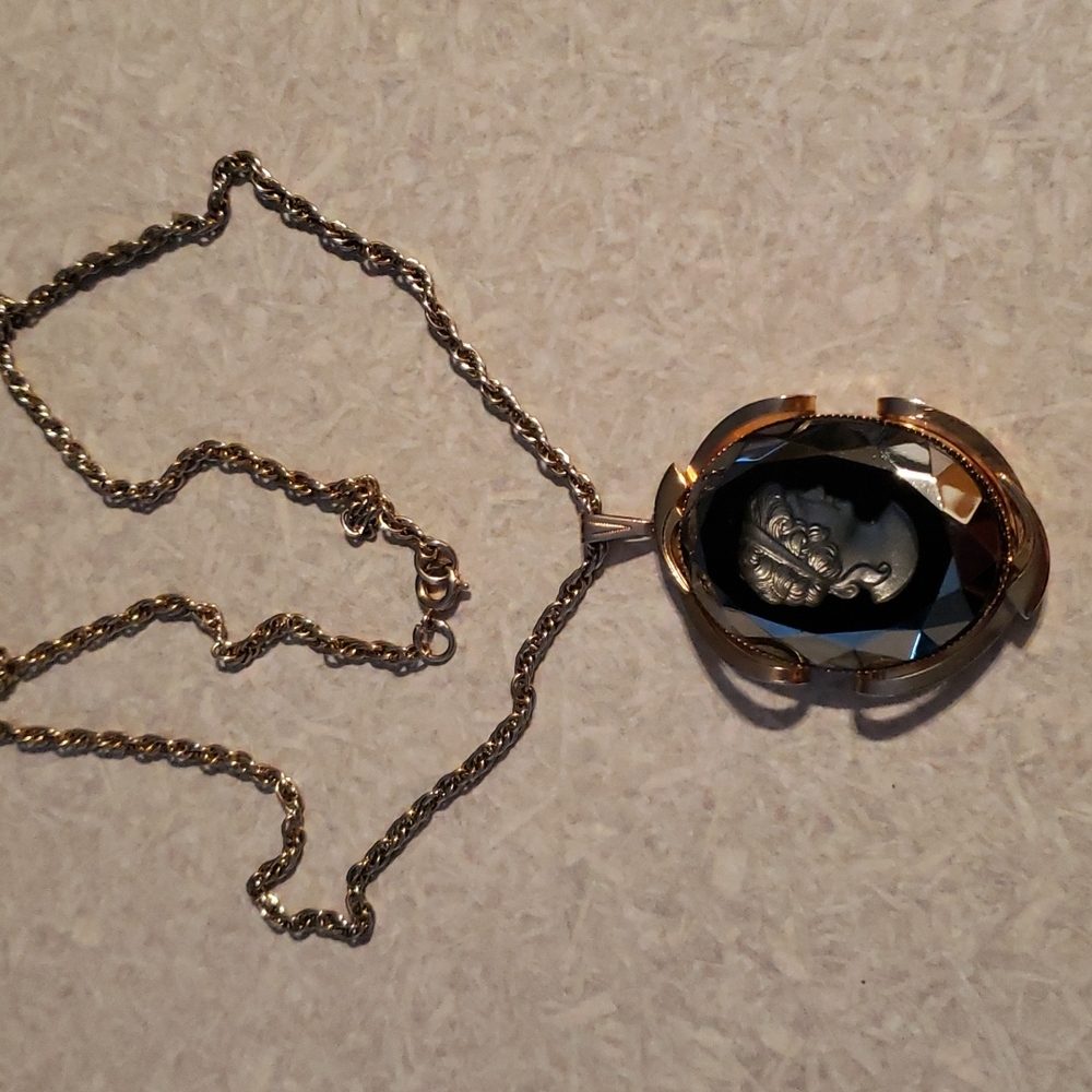Victorian cameo pendant